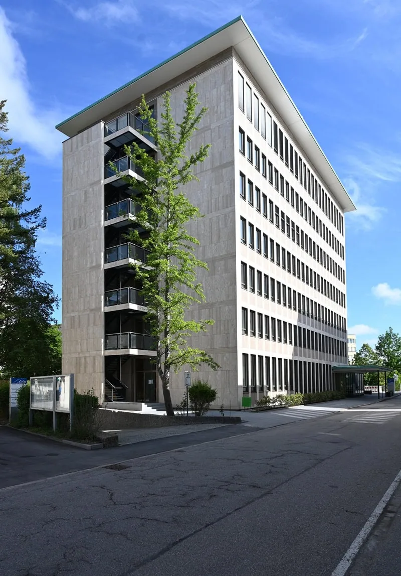 Linde Bau 1 nachhaltige Sanierung Bürogebäude und Verwaltungsgebäude Pullach